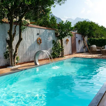 Collesium Garden Aparthotel