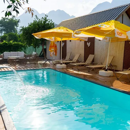 Collesium Garden Aparthotel *