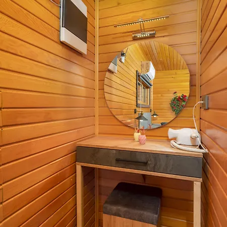 アパートホテル Collesium Garden アンタルヤ