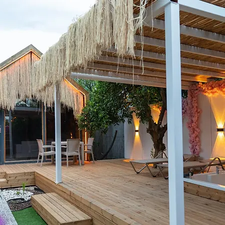 Collesium Garden 公寓式酒店