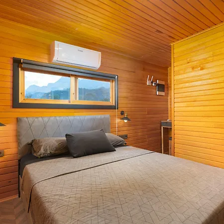 Collesium Garden 公寓式酒店 3*