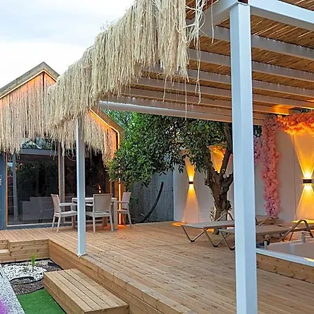 Apart Otel Collesium Garden 3*
